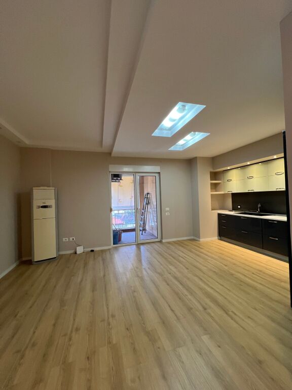 Shitet, Apartament 2+1, Oxhaku, Tirane.