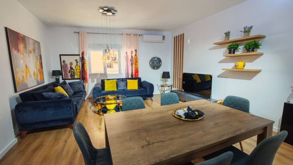 Apartament 2+1 qera, Komuna e Parisit