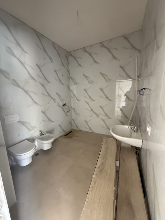 Shitet Apartament 1+1 Fusha Aviacionit