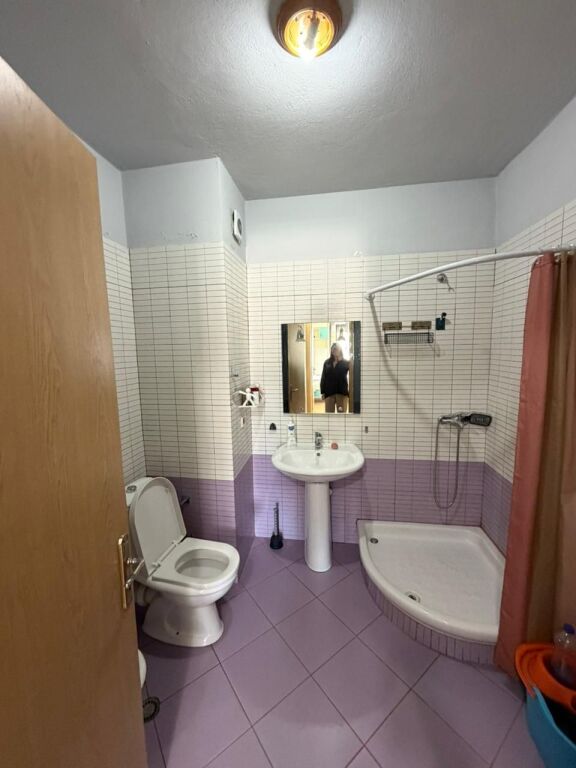 Rent, Apartment 2+1+ Storage, Paris Commune, Tirana. Empire69391