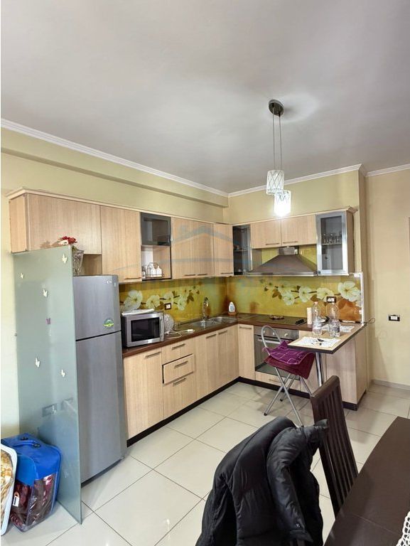 Qera Apartament 2+1+2 Unaza e Re, Astir.