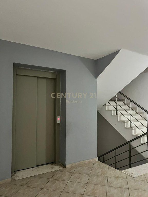 APARTAMENT 1+1 PER SHITJE NE SHKEMBIN E KAVAJES!