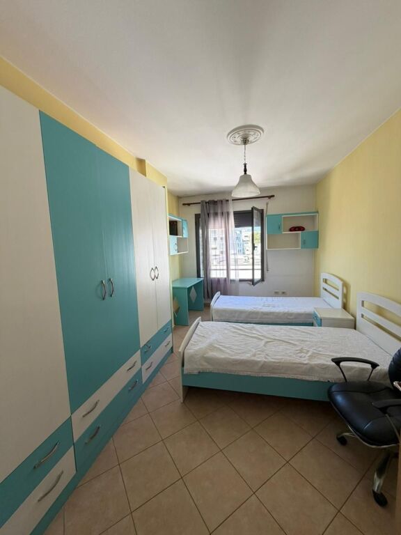 Rent, Apartment 2+1+ Storage, Paris Commune, Tirana. Empire69391