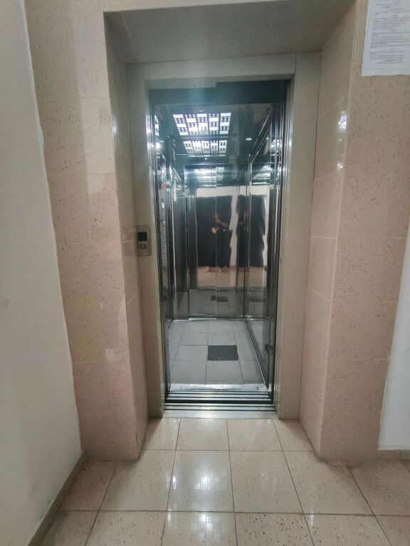 Apartament për Shitje 120 m² + Verandë 50 m² në Durrës, Stacioni i Trenit - Me Mobilim &amp; Garazh