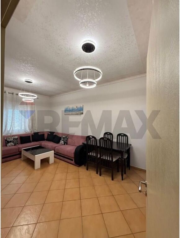 Apartament - Për Shitje - Tregu Elektrik I Ri, Tiranë