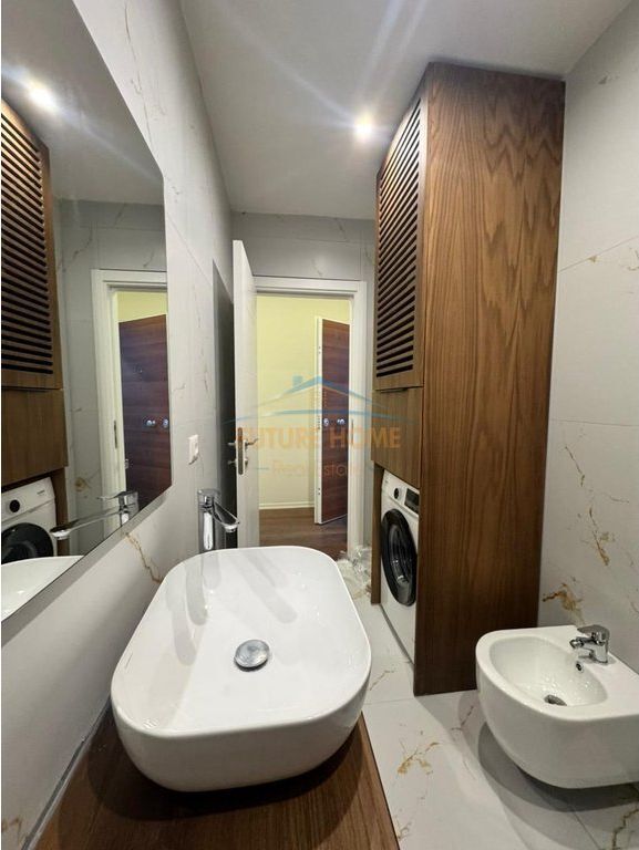 Rent, Apartment 2+1 Xhamllik, Tirana. 850 €