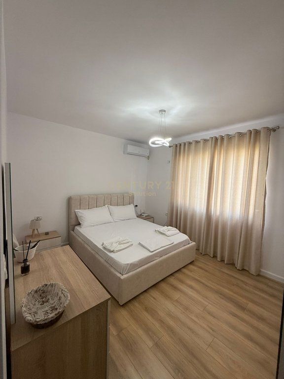 APARTAMENT 1+1 PER QIRA PRANE BANKES