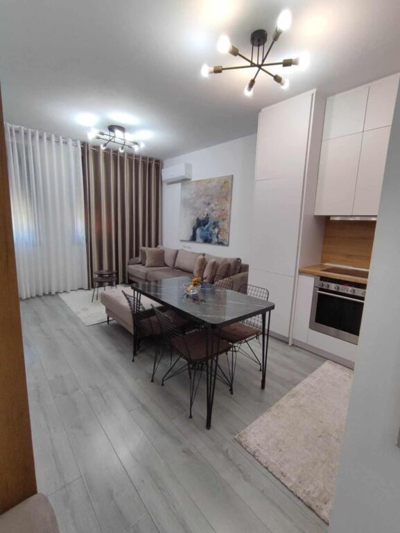 Jepet me qera apartamenti 1+1 te Spitali Amerikan 3