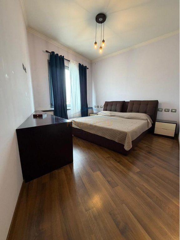 Affitto, Appartamento 2+1  Nuovo Mercato Tirana 750 €