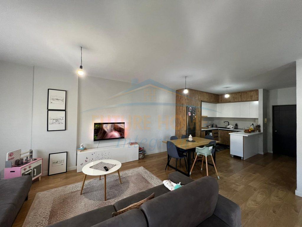 Shitet, Apartament 2+1, Yzberisht, Tiranë.