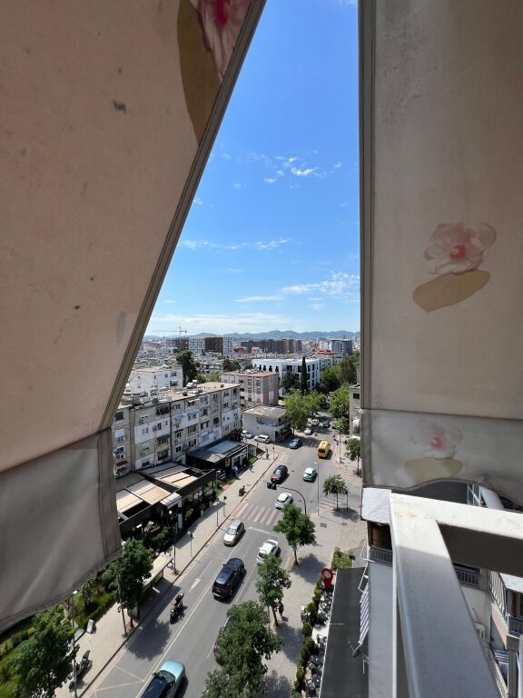 Shitet, Apartament 2+1, Oxhaku, Tirane.