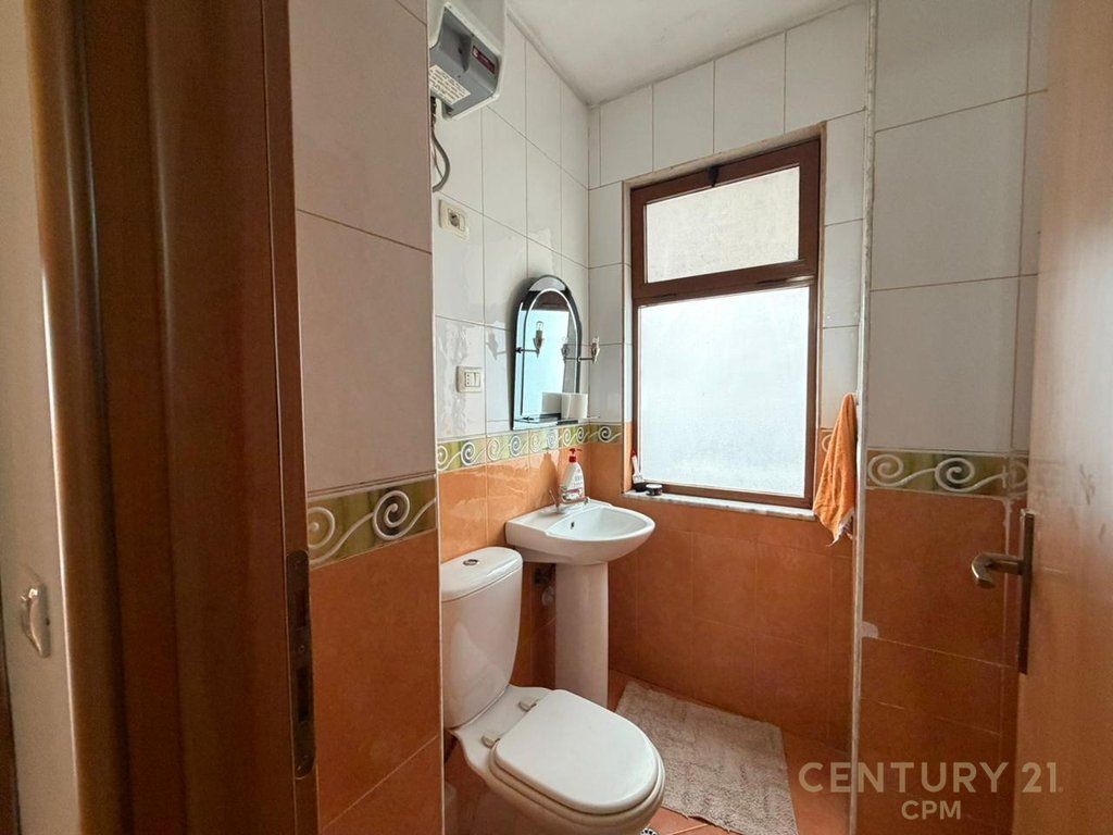 Apartament 3+1 per shitje tek Ish-Stacioni i Trenit