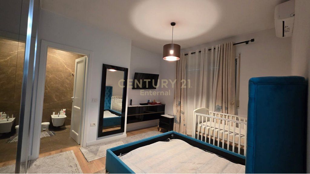 Apartament 2+1+2 tek Kompleksi 'Panorama' 287,000 €