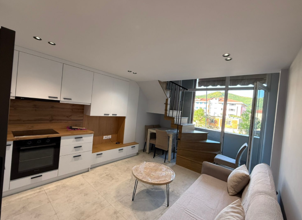 Jepet me Qera Apartament Duplex – Tek Golden Park