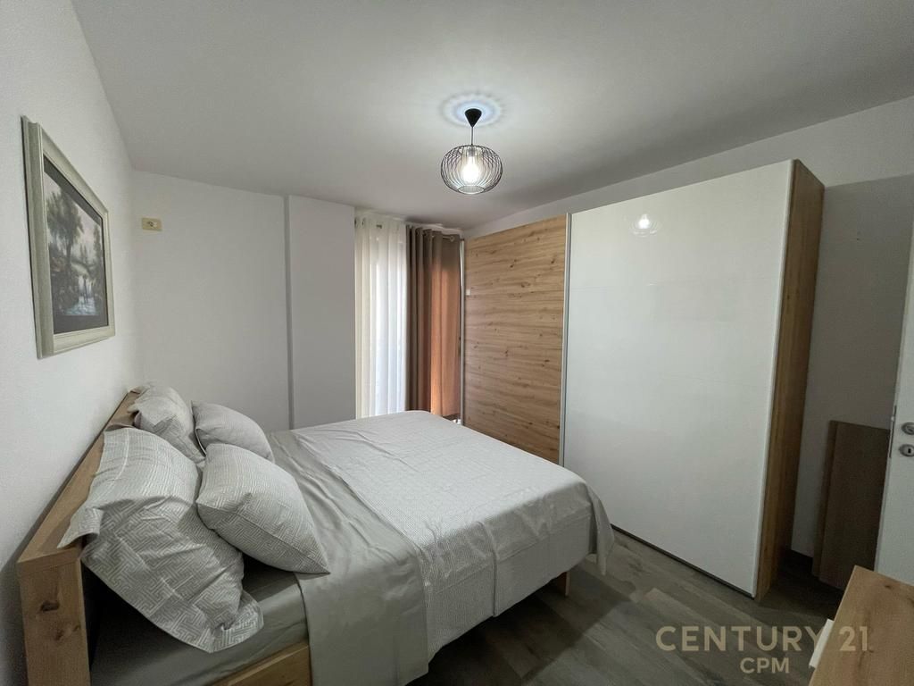 JEPET ME QIRA APARTAMENT 1+1 TEK LIQENI THATE !