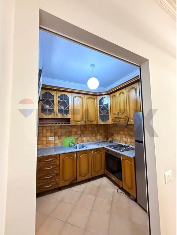 Apartament - Për Shitje - Tregu Elektrik I Ri, Tiranë