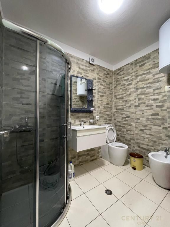 JEPET ME QIRA APARTAMENT 1+1 TEK LIQENI THATE !