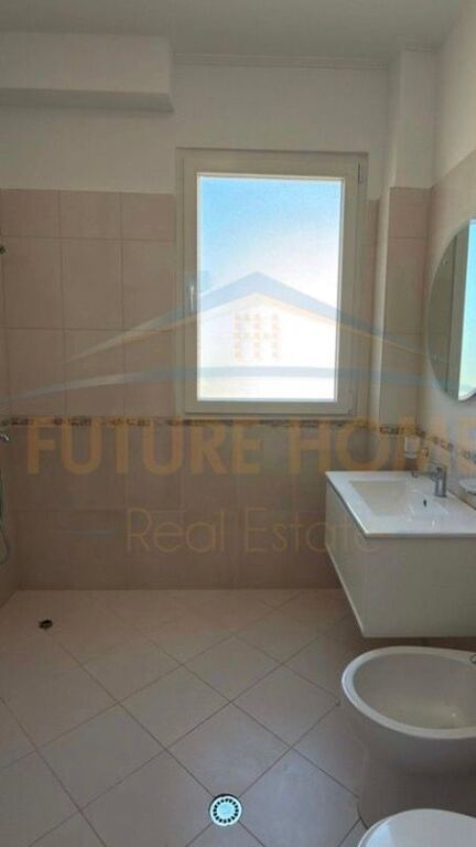 Shitet, Apartament 2+1, Unaza e Re