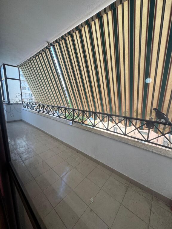 Qender, Sheshi Skenderbej Shitet apartament i madh 2+1+2