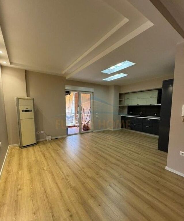 Shitet, Apartament 2+1, Oxhaku, Tirane.