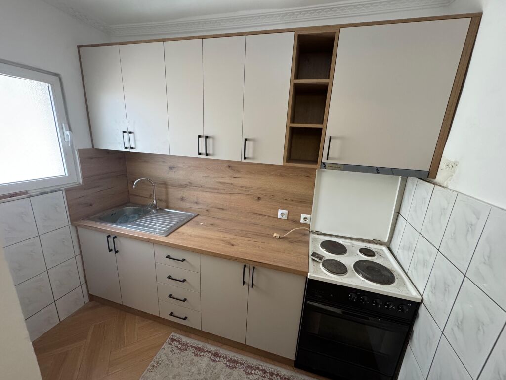 Jepet me qira 1+1 500€ Rruga Mine Peza Tiran