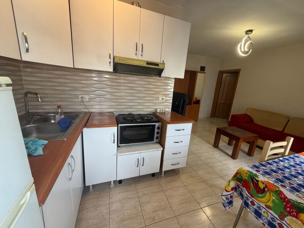 1+1,te rruga e durresit,400 euro,kat 5 ekzistues