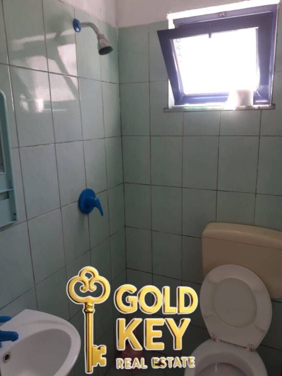 FOR RENT PREMISES WITH 7 ROOMS FOR DAILY RENT.