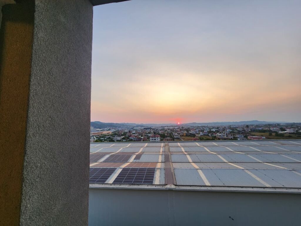 Jepet me qera Apartamenti 2+1+ Garazh , Univers City 450 Mije leke