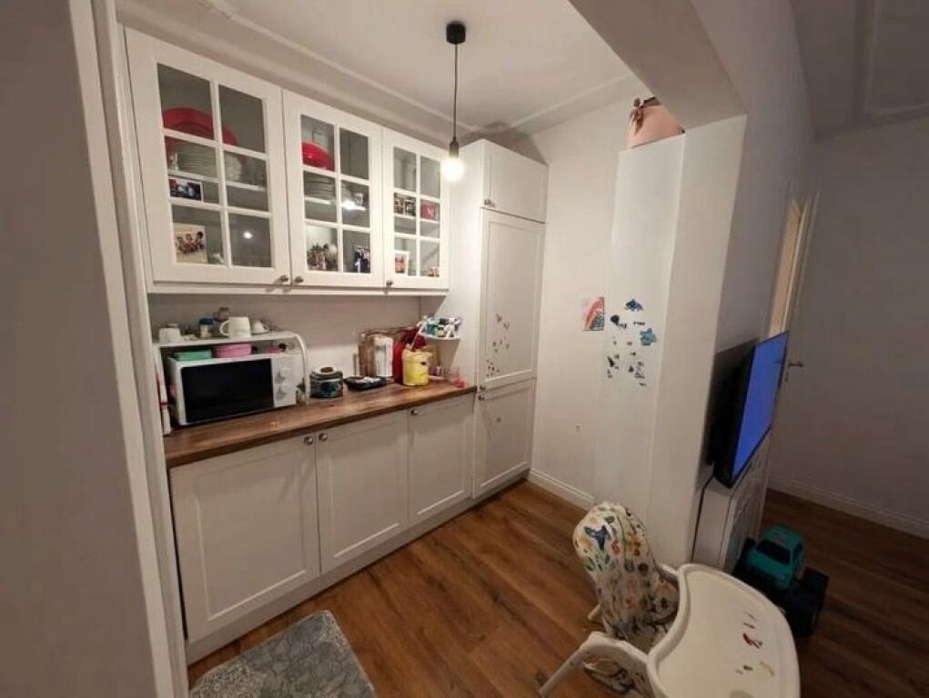 🏢 VENDESI APPARTAMENTO 2+1 – Via Congresso di Lushnja