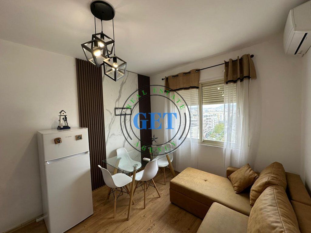 Shitet Apartament 1+1 i Mobiluar, Plazh, Durrës
