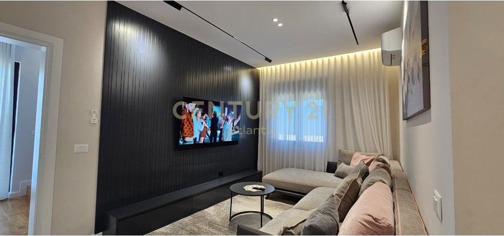 MODERN VILLA FOR SALE 3 FLOORS - RROTA E KUQE BEACH