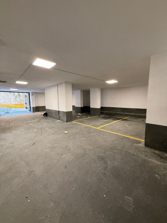 Shiten 8 Poste Parkimi prane Kazazit, Durres.