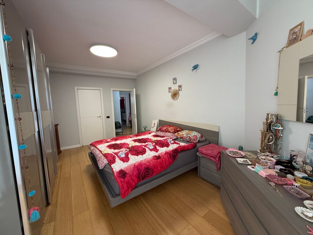Shitet apartament 2+1+2 ne Bllok, Tirane