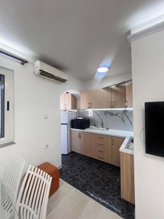 JEPET ME QERA APARTAMENT 2+1 PRANE FLAGSHIP CENTER, DURRES