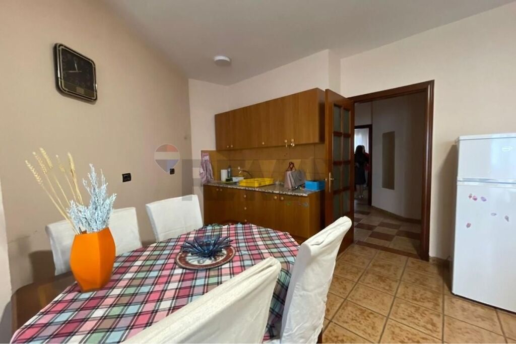 Apartament 1+1 per qira tek Ish Tregu Elektrik