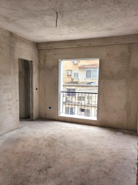 🏢 Vendesi in vendita 2+1+2 in un edificio moderno in costruzione vicino alla Scuola di Balletto e alla Scuola “Mihal Grameno”