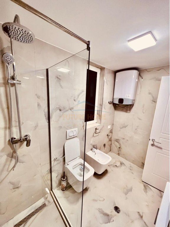 Shitet, Apartament 1+1, Blloku