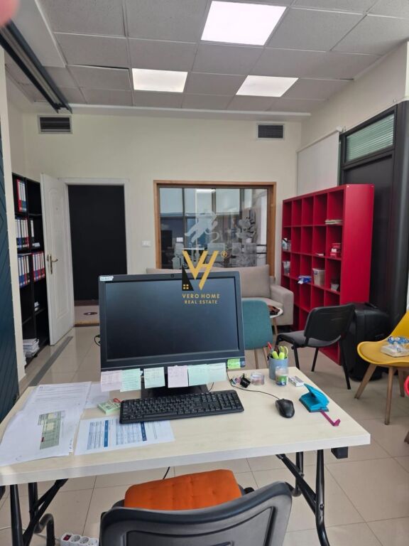 UFFICIO 190 M2 IN AFFITTO IN VIA ELBASAN 3.000 EURO