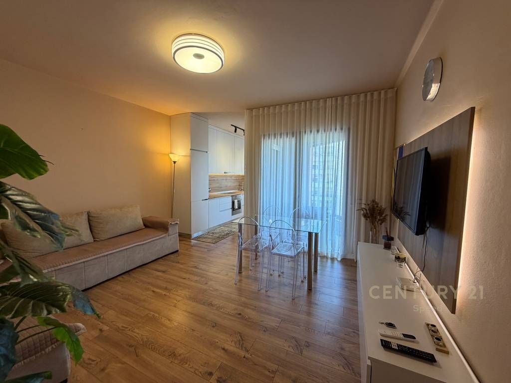Ofrojme apartament 1+1 me qira!