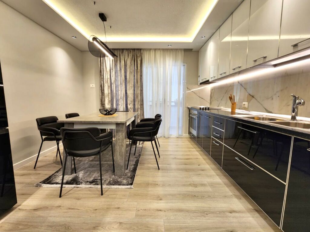 Me Qera: 2+1 🔑 Modern &amp; I Ri 📍 BLLOK/GARDA - Super Investim (Kati 4 Jo I Fundit) - 950€/Muaj