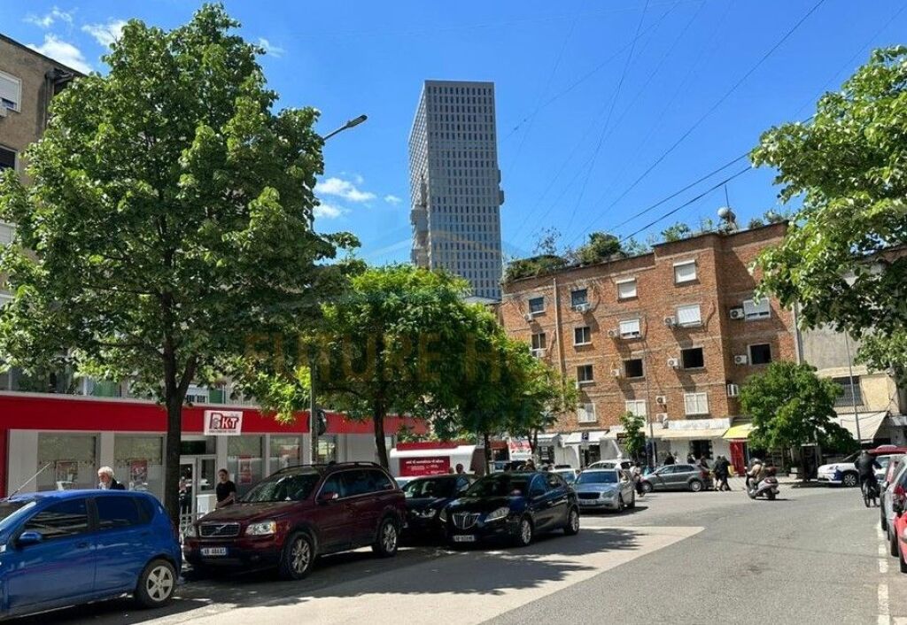 Shitet, Apartament 1+1, Shkolla e Baletit, Tiranë.