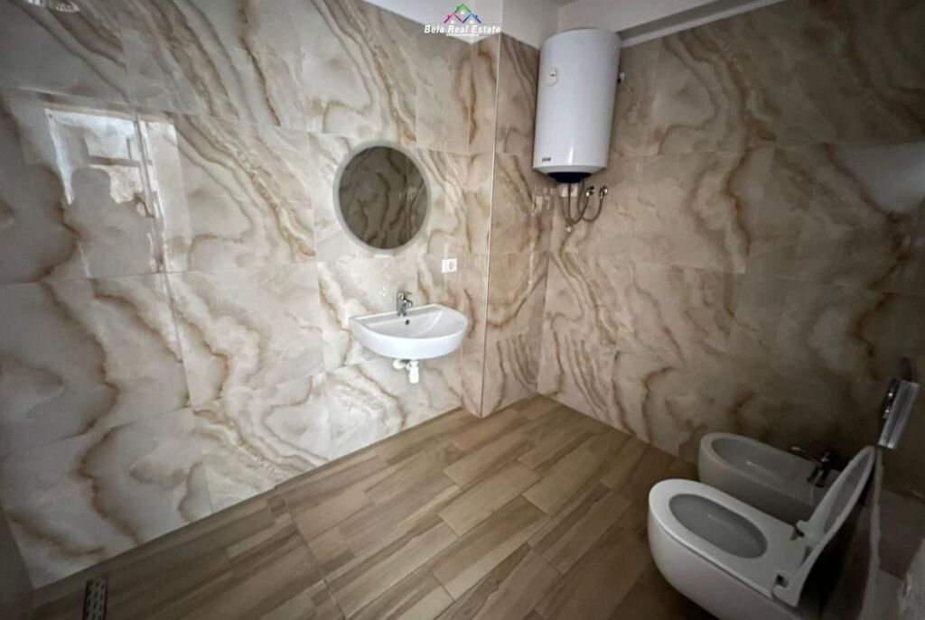 Zyre Me Qera 2+1 Tek Kompleksi Zirkon (ID BZ2972) Tirane