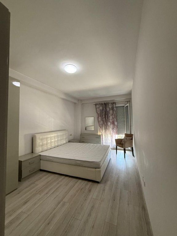 Shitet Apartament 2+1+2, Don Bosko