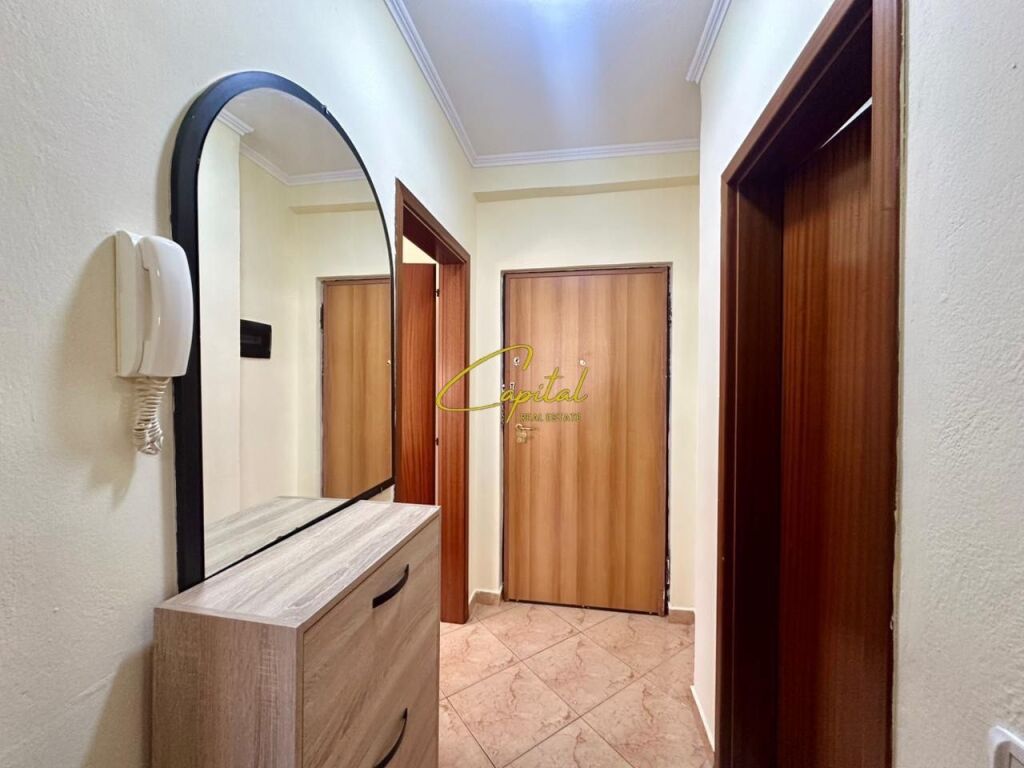 APARTAMENT ME QIRA 2+1 RRUGA E DIBRES 80.000 LEKE