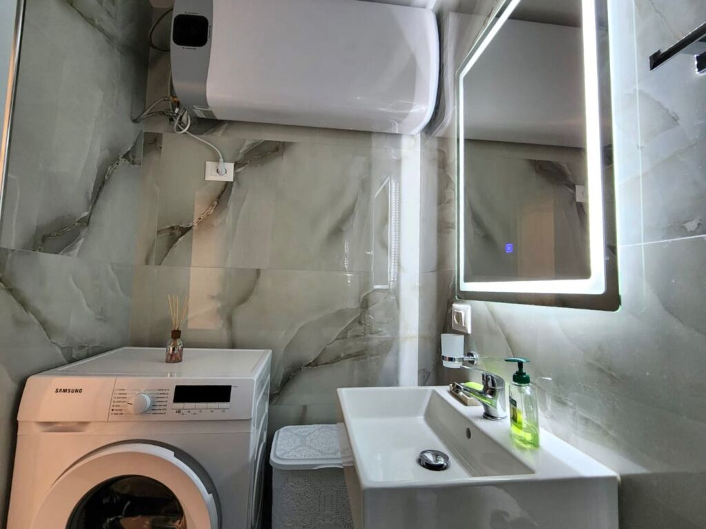 Me Qera: 2+1 🔑 Modern &amp; I Ri 📍 BLLOK/GARDA - Super Investim (Kati 4 Jo I Fundit) - 950€/Muaj
