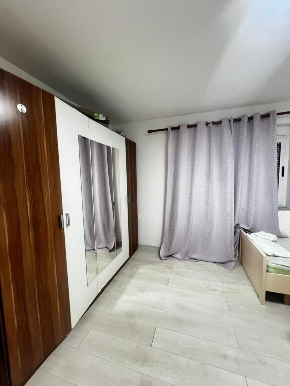 JEPET ME QERA APARTAMENT 2+1 PRANE FLAGSHIP CENTER, DURRES