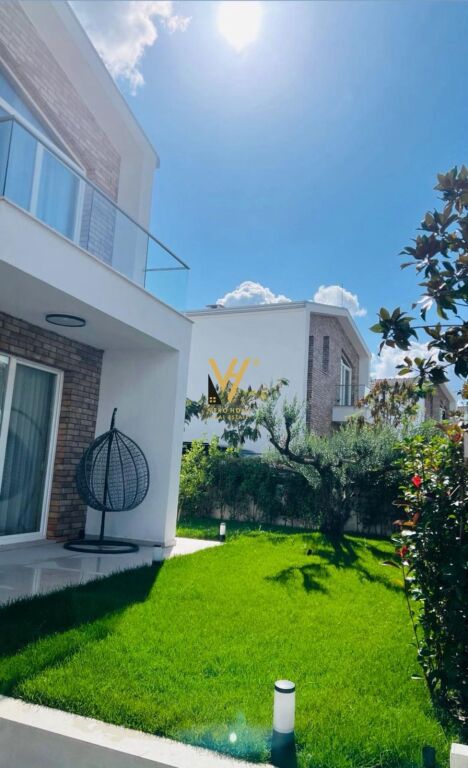 JEPET VILE LUKSOZE TRE KATESHE ME QERA TE TEG 6.500 EURO