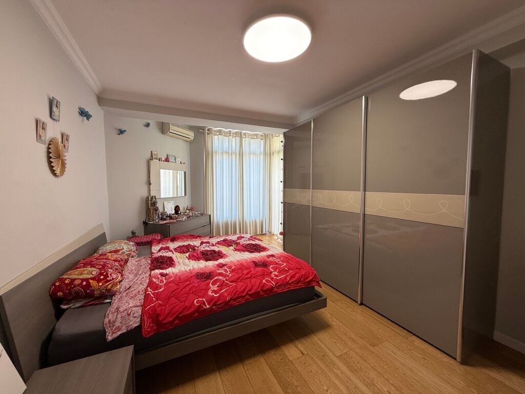 Shitet apartament 2+1+2 ne Bllok, Tirane