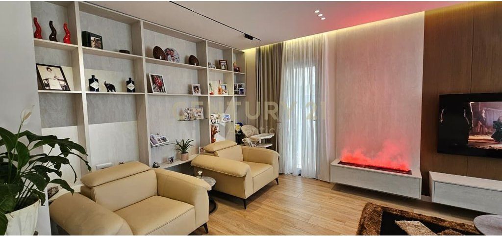 MODERN VILLA FOR SALE 3 FLOORS - RROTA E KUQE BEACH