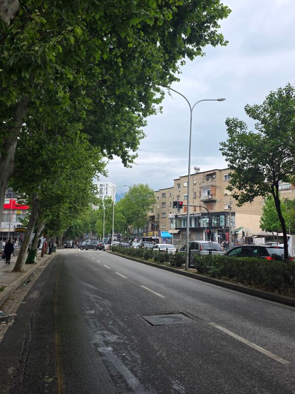 AFFITTASI  LOCALE COMMERCIALE